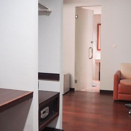 Favehotel Mex Tunjungan Surabaya Exterior photo