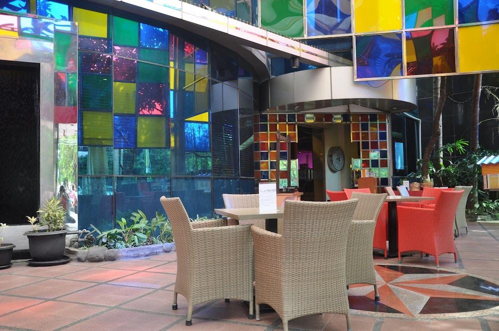 Favehotel Mex Tunjungan Surabaya Exterior photo